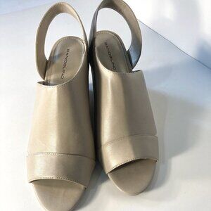 Bandolino SZ 8.5 Neutral taupe wedge slide with back strap comfortable